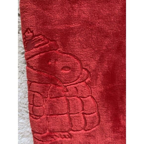 Peanuts Snoopy Embossed Puffer Jacket Puffy Coat Soft Throw Blanket 50 X 70” Red - Picture 7 of 15